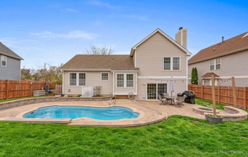 1539 Stockton Ln, Bull Valley IL 60014-2022 exterior