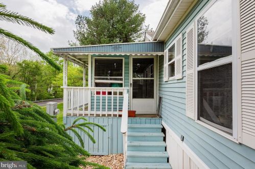 518 Pheasant Rdg Cir, Lancaster PA exterior