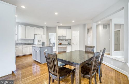 42104 Glynn Tarra Pl, Leesburg VA  20176-5478 exterior