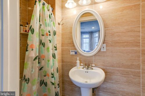 514 Martin St, Philadelphia PA 19146-1822 exterior