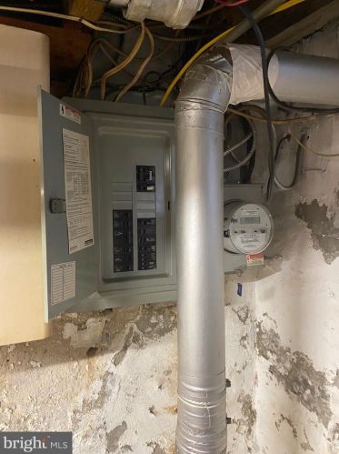 814 Dickinson St, Philadelphia PA 19147-6213 exterior