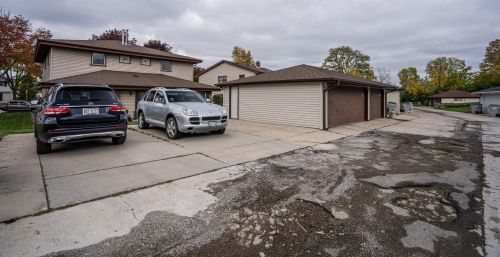 10725 Florist Ave, Milwaukee WI 10727-2401 exterior