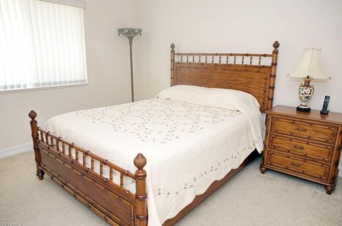 757 93 Ave, Naples FL 34108-2440 exterior