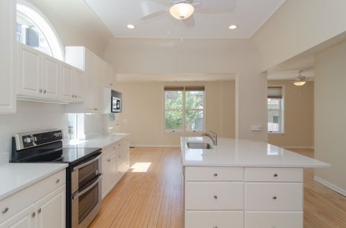 4142 Greenview Ave, Chicago IL  60613-1939 exterior