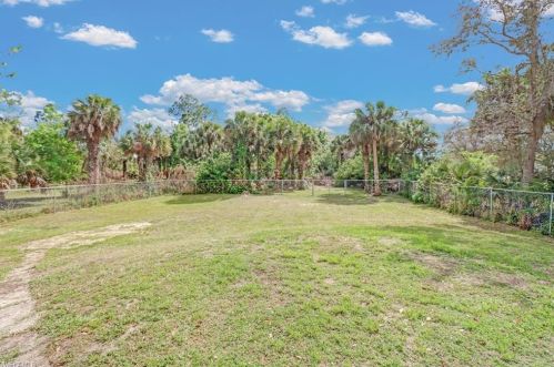 1234 Golden Gate Blvd, Naples FL 34120-3753 exterior