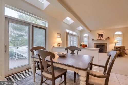 2933 Hearthside Ln, Lancaster PA 17601-1457 exterior