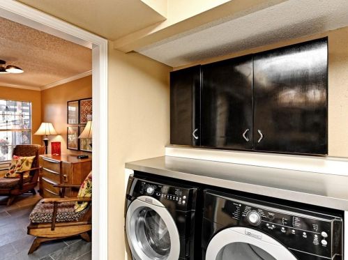 1849 Coronado Hl Dr, Austin TX 78752-2116 exterior