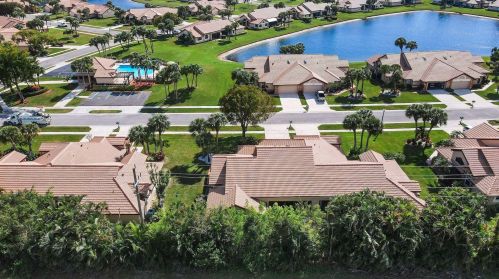 7279 Le Chalet Blvd, Boynton Beach FL 33472-5035 exterior