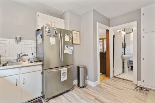 6313 Girard Ave, Milwaukee, WI 53210-1463