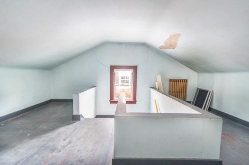 132 Mount Lebanon Blvd, Pittsburgh PA 15234-1243 exterior