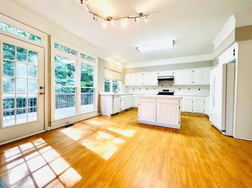 10900 Chatburn Way, Duluth GA 30097-7803 exterior