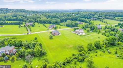 17675 Tobermory Pl, Leesburg VA 20175-7053 exterior