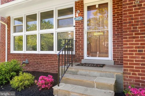 2402 Evans Dr, Silver Spring, MD 20902-4939