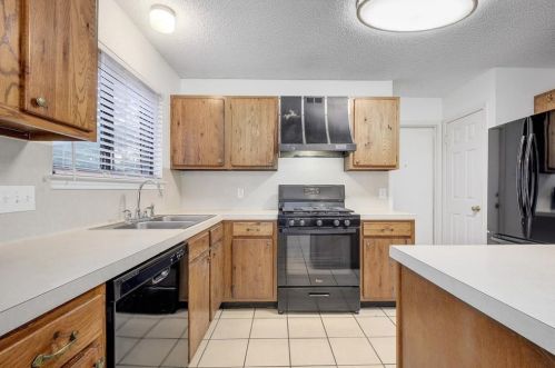 7906 Epping Ln, Austin TX 78745-6831 exterior