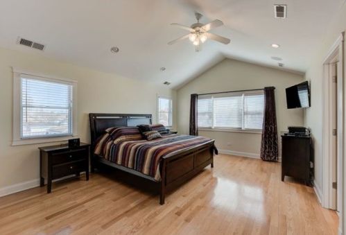 7765 Thorndale Ave, Chicago IL 60631-2351 exterior