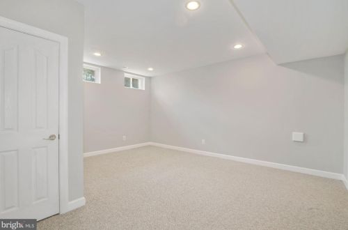 19372 Ml Dm Pl, Leesburg VA 20176-1637 exterior