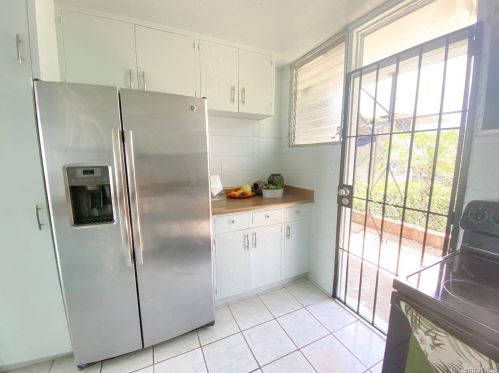 1201 Kokea St, Honolulu, HI 96817-3486