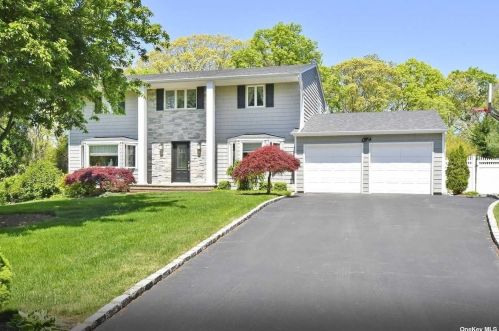 21 Broadoak Ln, Huntington Station, NY 11746-5901