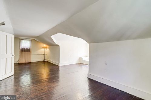 1801 Commonwealth Ave, Alexandria VA 22301-1403 exterior