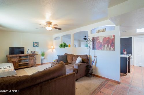 7925 Beverly St, Tucson, AZ 85710-5803