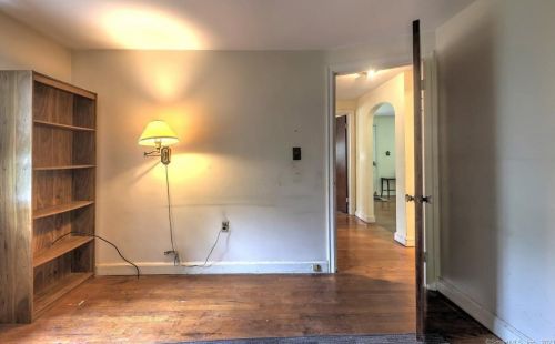 76 Holly St, Milford CT 06460-5107 exterior