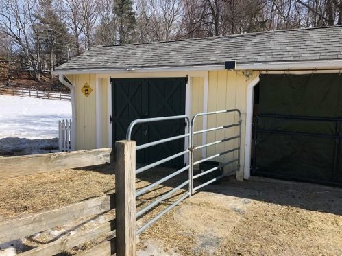 16 Pierce Rd, Sutton MA 01590-2909 exterior