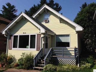 915 Grandview Ave, Duluth, MN 55812-1147
