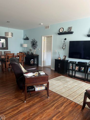 16331 Grandview Dr, Macomb Township MI 48044-4068 exterior