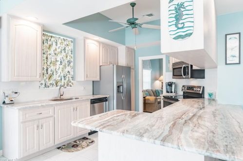 3204 Benicia Ct, Naples FL 34109-1346 exterior