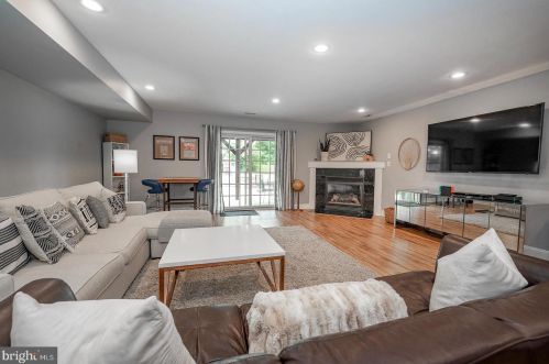 328 Lemonte St, Philadelphia PA 19128-4520 exterior