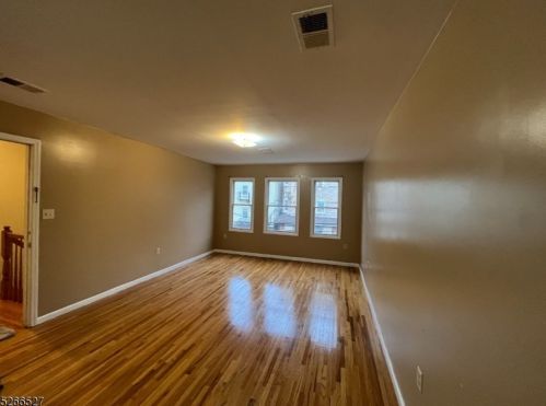 243 Oliver St, Newark NJ  07105-2008 exterior