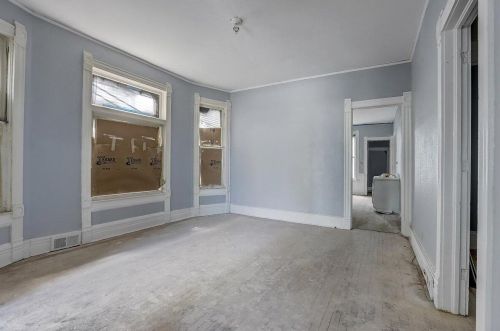 2443 Oakland Ave, Milwaukee WI  53211-4335 exterior