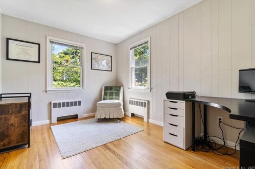 40 Mansfield Rd, North Haven CT 06473-1213 exterior