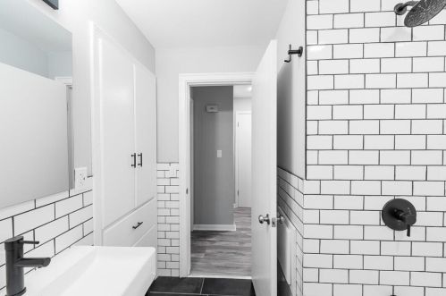 9504 Palmetto Ave, Milwaukee WI  53222-1558 exterior