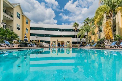 2010 Palm Ave, Tampa FL  14101-3932 exterior