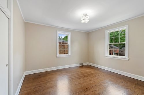 6665 Sioux Ave, Chicago IL 60646-2822 exterior