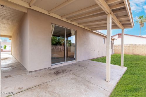 2221 61 Dr, Phoenix AZ 85033-4603 exterior