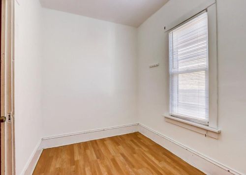 2438 7 St, Milwaukee WI 53215-3226 exterior