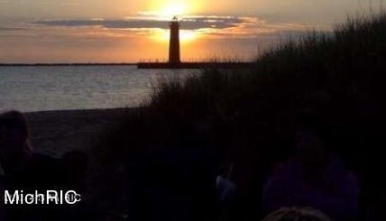 3713 Marina View Pt, Meskegon MI 49441-6406 exterior