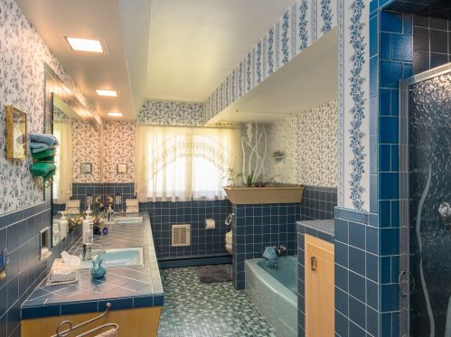 2565 Hunt Club Cir, Milwaukee WI 53209-1867 exterior