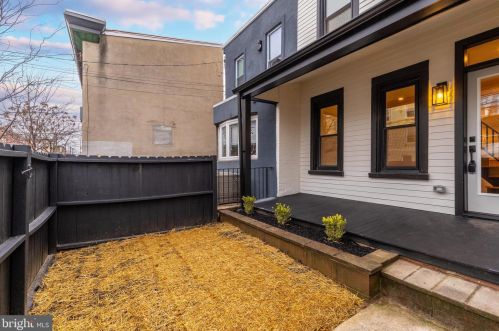 2233 Cedar St, Philadelphia PA  19125-2909 exterior