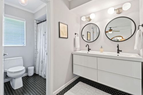 1330 27 Ave, Boynton Beach FL 33435-7529 exterior