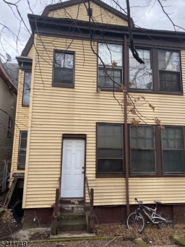 121 Seymour Ave, Newark NJ 07108-1714 exterior