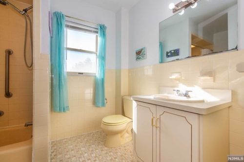 128 Grand St, N Milford NJ 07646-2626 exterior