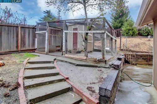 826 Navaronne Way, Concord CA 94518-2173 exterior