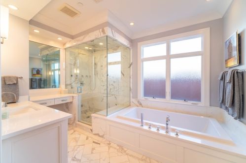 1829 Bissell St, Chicago IL 60614-5012 exterior