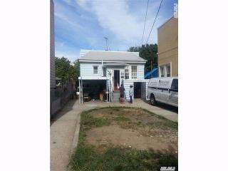 5821 Penrod St, Flushing NY  11368-3933 exterior