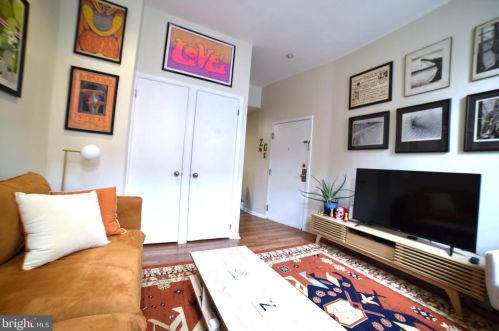 1410 6 St, Philadelphia PA 19147-5841 exterior