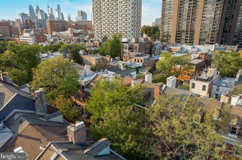 515 Delancey St, Philadelphia PA 19106-4105 exterior