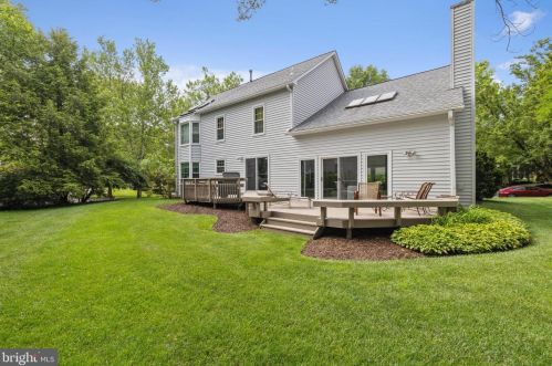 933 Willowleaf Way, Rockville MD 20854-2946 exterior